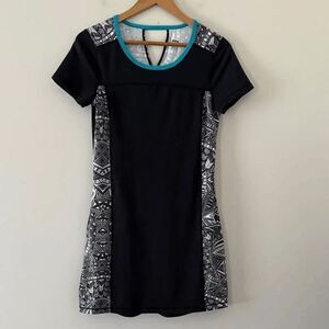 Title Nine Dream Dress Short Sleeve Stretch Keyhole Back Mixed Print Black